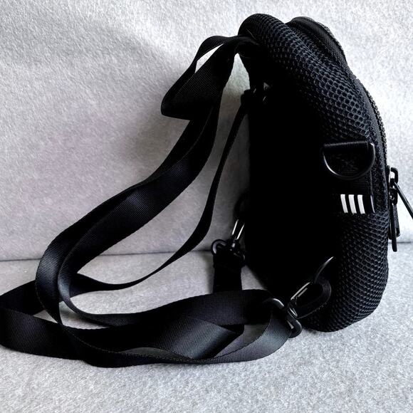 Adidas Concert Festival Weekend Small Black Mini Backpack NWOT - Picture 4 of 6